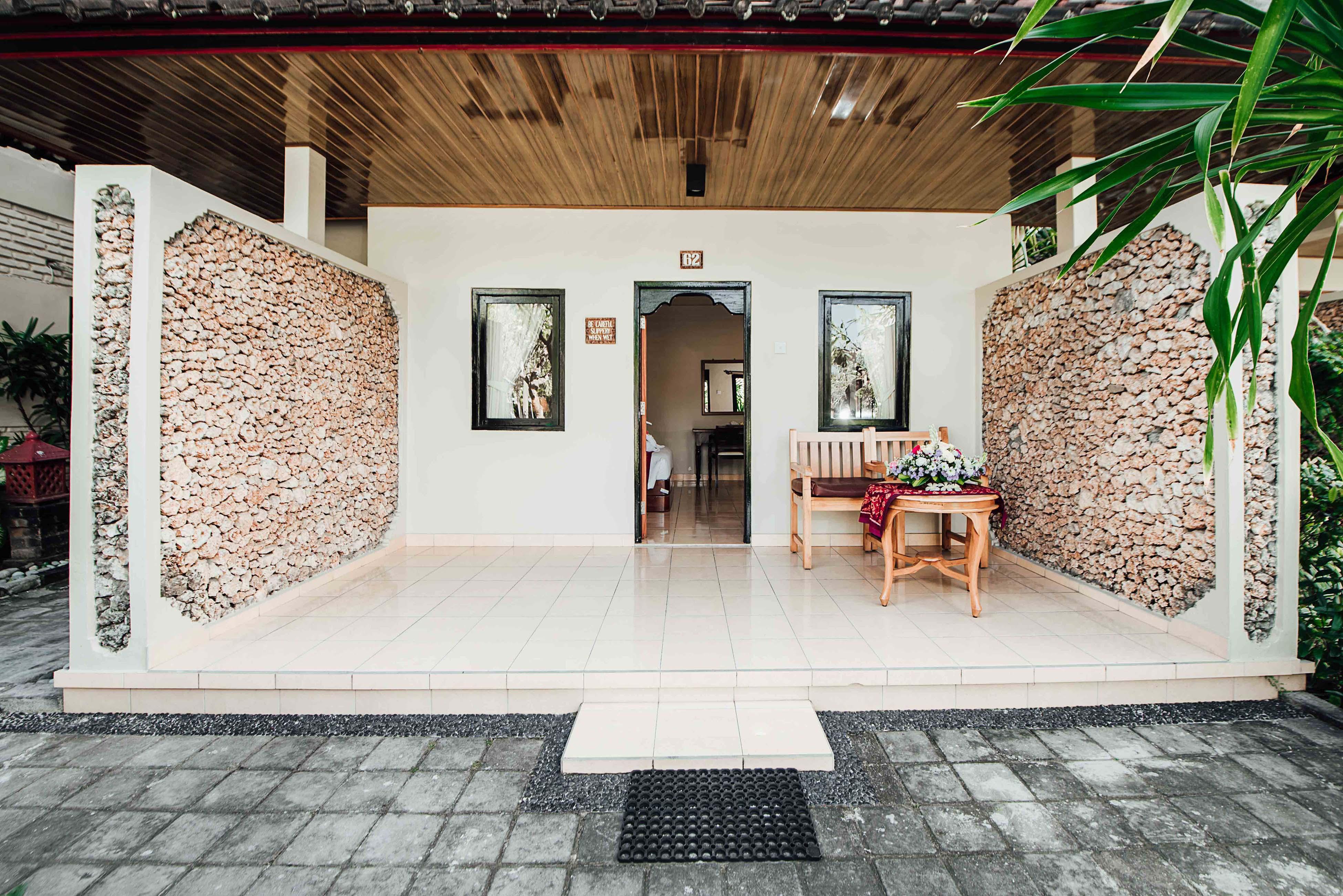 Kuta Puri Bungalows, And 4*