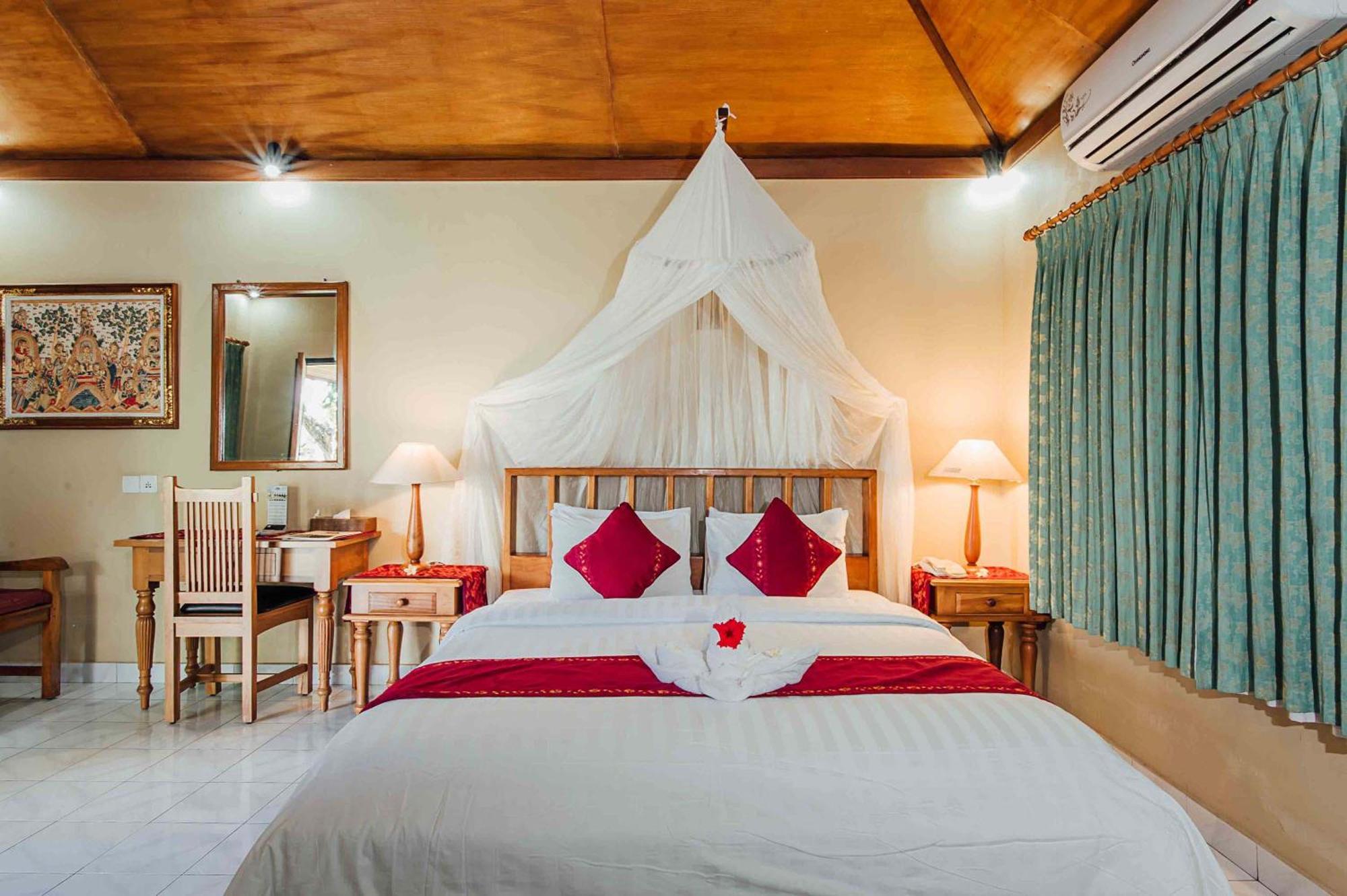 Kuta Puri Bungalows, And 4*